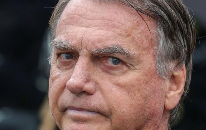 Laudo de Bolsonaro indica câncer de pele, diz médico