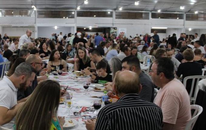 Rotary realiza com sucesso o 21º Festival do Frango e do Vinho em SMOeste