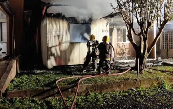 Incêndio atinge residência no centro de Maravilha