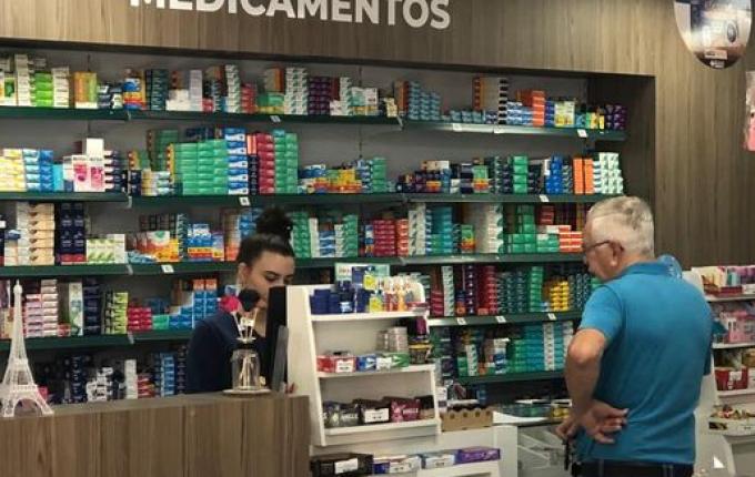 Farmácia Brasil Poupa Lar é destaque no Empresas e Empresários