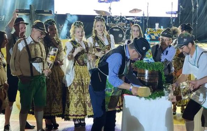 Show em Linha Presidente Becker abre 46ª Oktoberfest