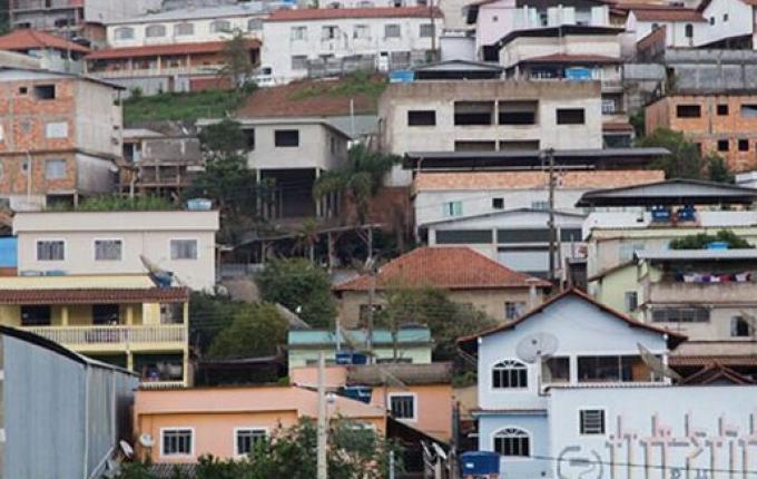 Brasil alcança marca histórica de menor nível de pobreza e extrema pobreza, aponta IBGE