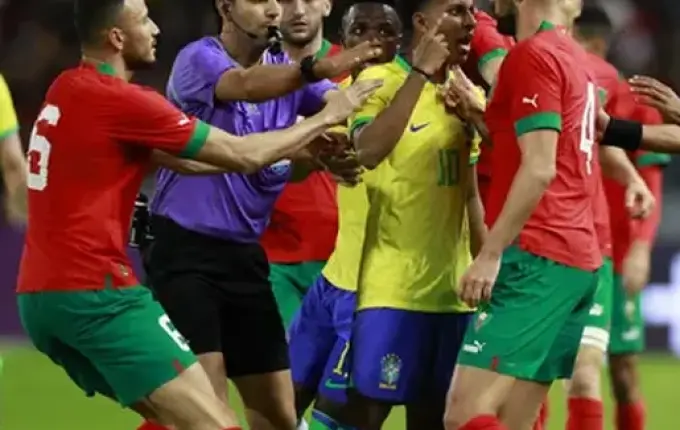 Renovada, seleção brasileira perde para o Marrocos no primeiro amistoso após a Copa