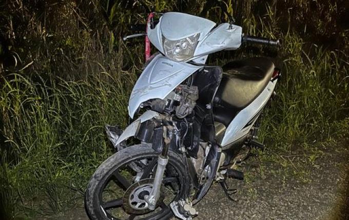 Motociclista fica ferido em colisão com camionete em SMOeste