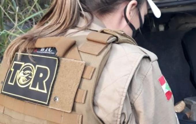 PMRv apreende grande quantidade de Maconha e recupera carro roubado