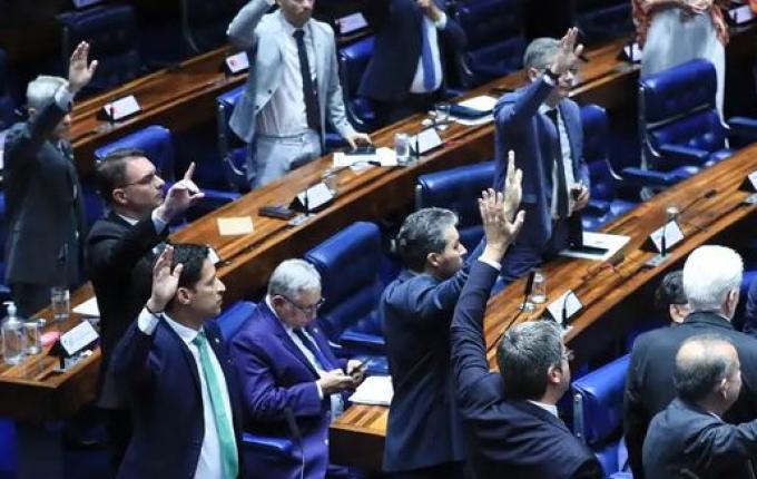 Taxação de compras internacionais de até US$ 50 é aprovada pelo Senado