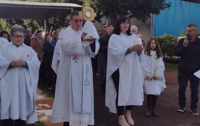 Paróquia Nossa Senhora das Mercês realiza celebração de Corpus Christi