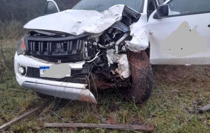 Grave acidente entre caminhonete e moto deixa um morto na SC-305, em Campo Erê