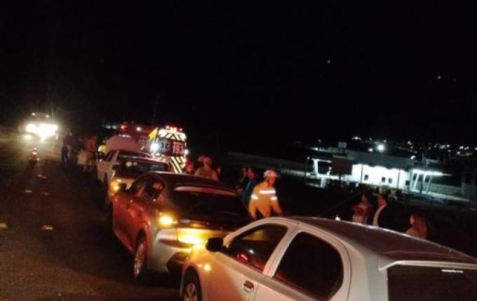 Cinco veículos se envolvem em engavetamento em São Lourenço do Oeste