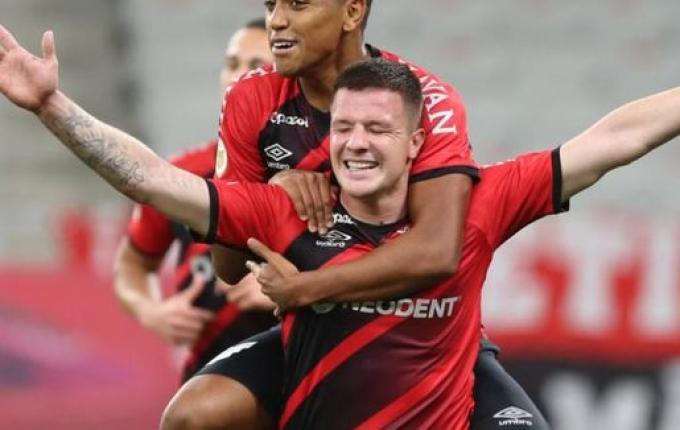 Athletico atropela o Grêmio com brilhos de Pedro Rocha e Renato Kayzer