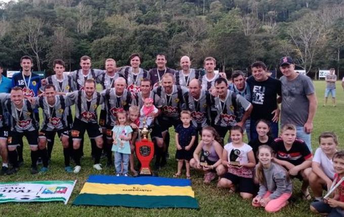 Bandeirantes é campeão da 27ª edição do Campeonato Municipal de São João do Oeste