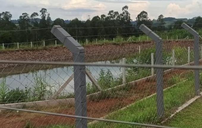 Menor cai em açude ao buscar bola de futebol no interior de Tunápolis