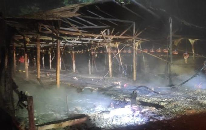 Aviário é atingido por incêndio na madrugada no interior de Palmitos