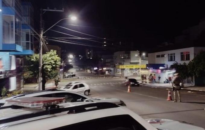 PM faz operação de trânsito e apreende veículo em São Miguel do Oeste