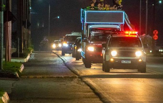 Jogadores do Polo da Chape são recepcionados com festa após conquista internacional