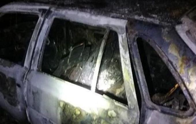 Mulher ateia fogo em veículo do marido