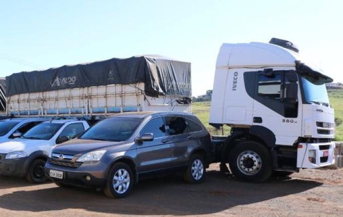 Município de São José do Cedro recebe oito veículos da Receita Federal