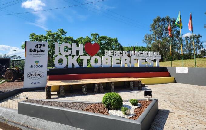 Oktoberfest começa neste sábado com desfile típico e projeção de 5 mil pessoas