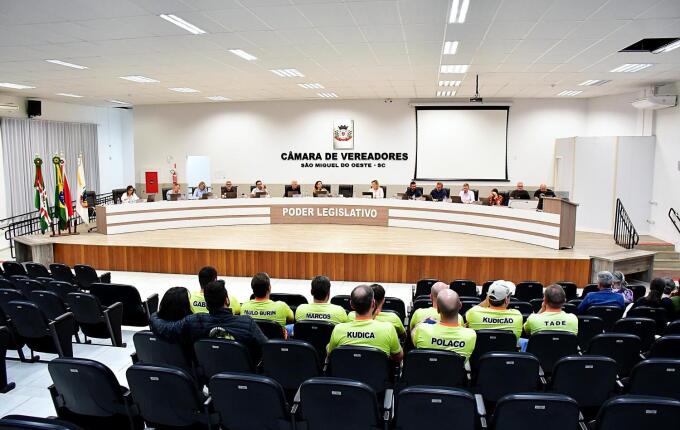 Câmara aprova projeto que cria Política Municipal de Alfabetização em SMO