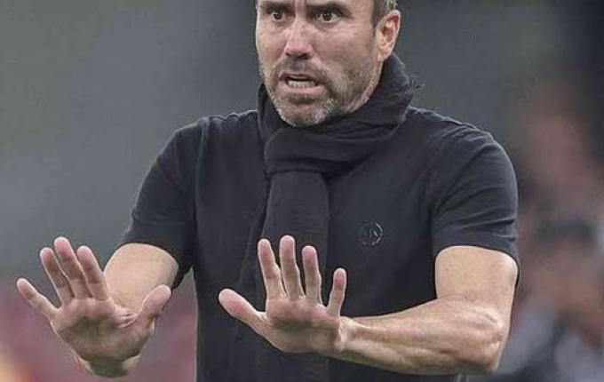 Após derrota, Internacional demite técnico Eduardo Coudet