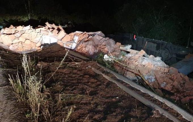 Motorista de caminhão morre em acidente na SC-155