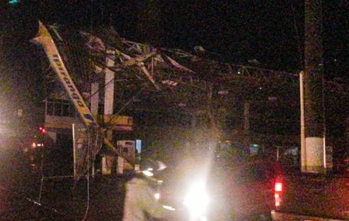 VÍDEO: Temporal causa destruição na cidade de Descanso