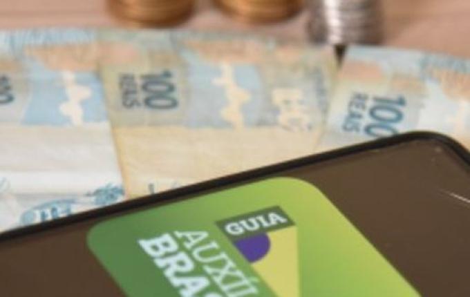 Auxílio Brasil de R$ 600 começa a ser pago a 20,2 milhões de famílias