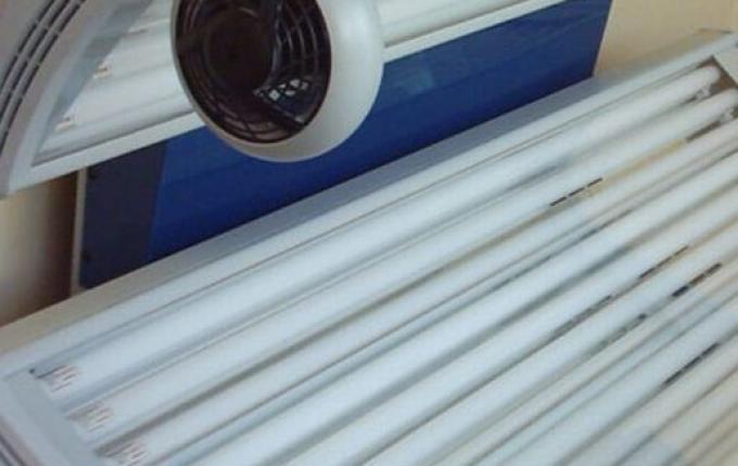 Câmaras de bronzeamento podem voltar a ser permitidas em SC, mesmo com proibição nacional