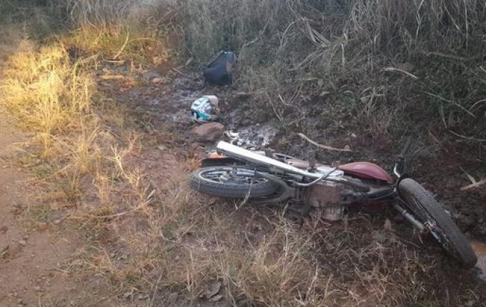 Menor foge da polícia, cai de moto e fica ferido em São José do Cedro