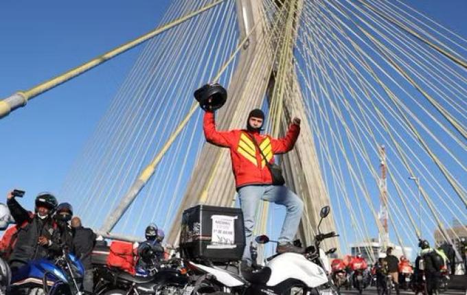 Governo tenta retomar protagonismo na regulamentação de apps de entregas