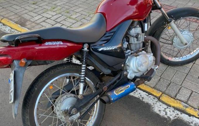 Colisão entre motos em SMO deixa três jovens feridos