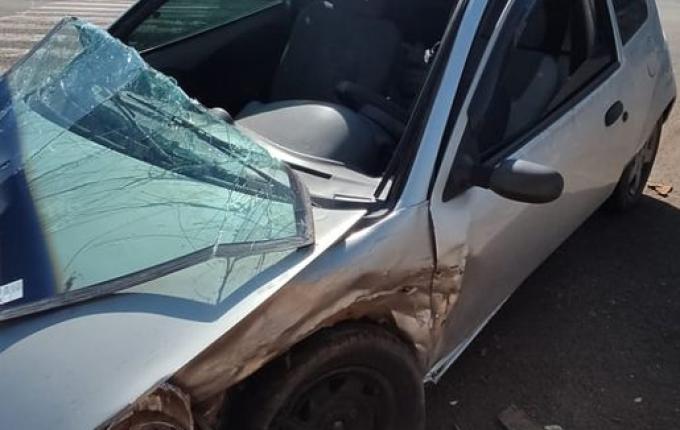 Colisão deixa duas pessoas feridas no centro de São José do Cedro