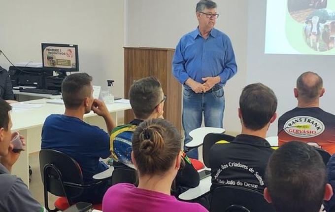 CMDR de São João do Oeste avalia Programas Agrícolas