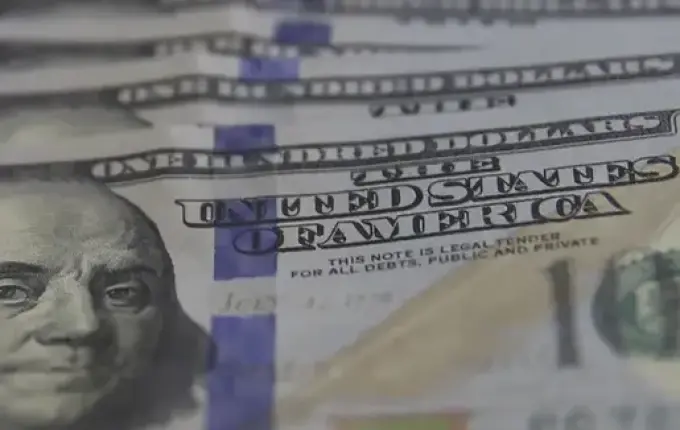 Banco Central leiloará US$ 3 bilhões na 2ªfeira para segurar o dólar