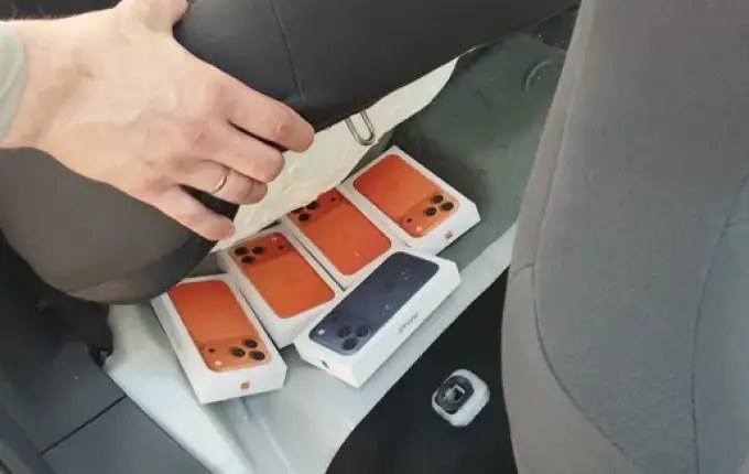 Casal é flagrado transportando R$ 180 mil em iPhones na SC-163