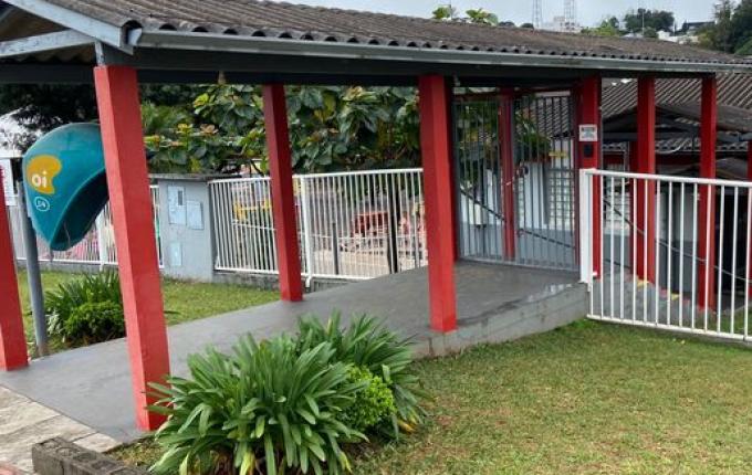 Jovem é detido após invadir escola no centro de SMOeste