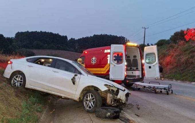 Acidente na BR-163 em Guarujá do Sul deixa uma pessoa ferida