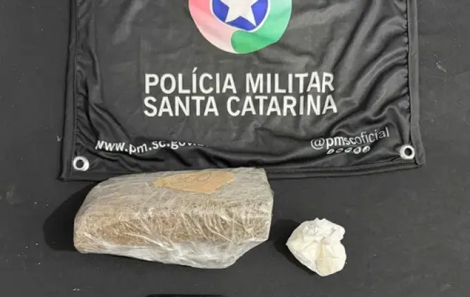 PM apreende drogas e prende dois suspeitos de tráfico em Mondaí