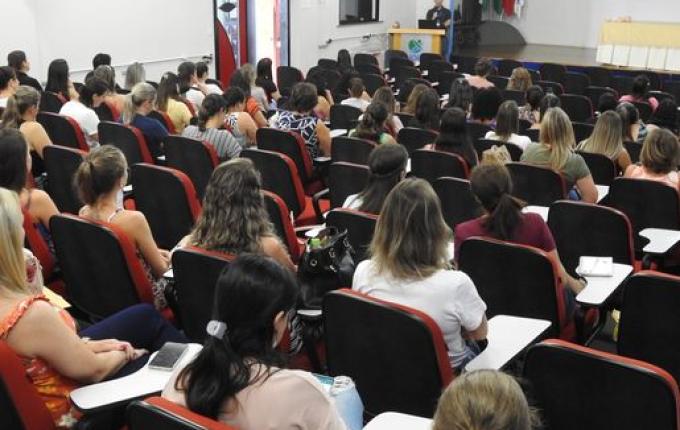 Professores iniciam o ano com formações