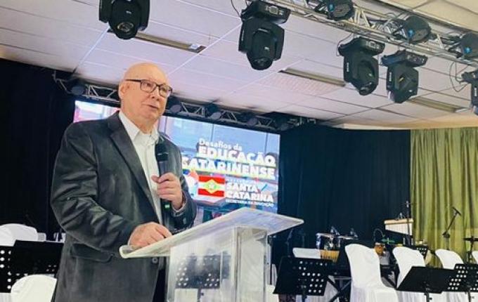 Secretário de Estado da Educação participa de Fórum em Itapiranga