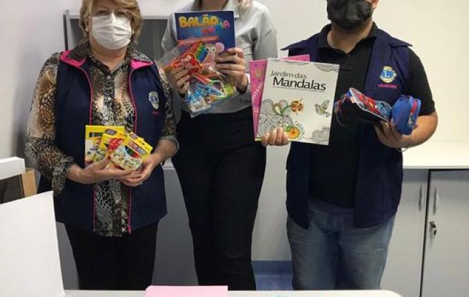 Projeto leva atividades, desenhos e cores para pacientes do Hospital Regional