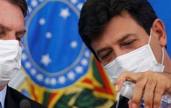 'A gente está se bicando há algum tempo', diz Bolsonaro sobre Mandetta