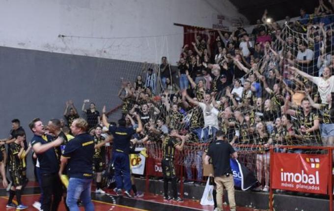 Futsal São Miguel leva virada e está fora da final do turno da Série Ouro