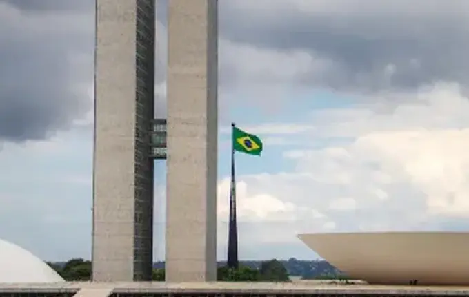 Projetos na Câmara querem proibir financiamento do BNDES no exterior