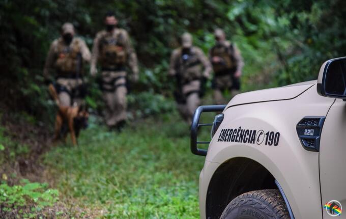 Idoso é preso por descumprir medida protetiva e ameaçar ex com pedaço de madeira