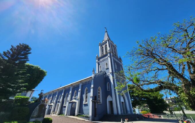 Missa dos 100 anos mobiliza grande número de voluntários
