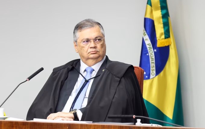 Dino determina retorno de Andrei Rodrigues ao comando da Polícia Federal