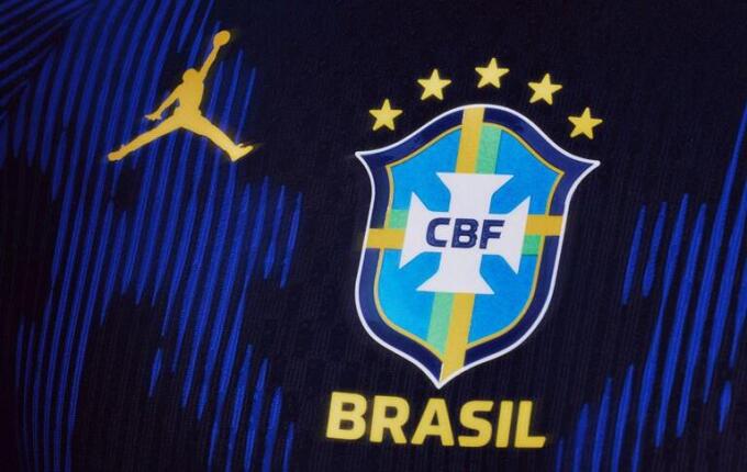 Uniforme azul da Seleção Brasileira é lançado para Copa do Mundo