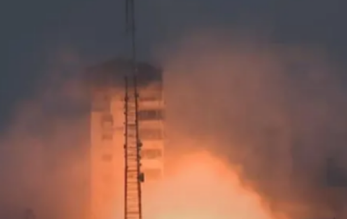 Israel ataca Síria em retaliação e Hezbollah no Líbano