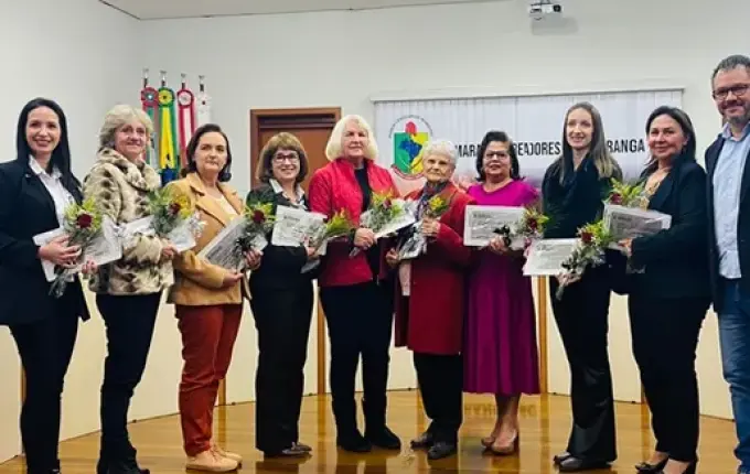 Câmara de Itapiranga inaugura Galeria Lilás em homenagem às vereadoras